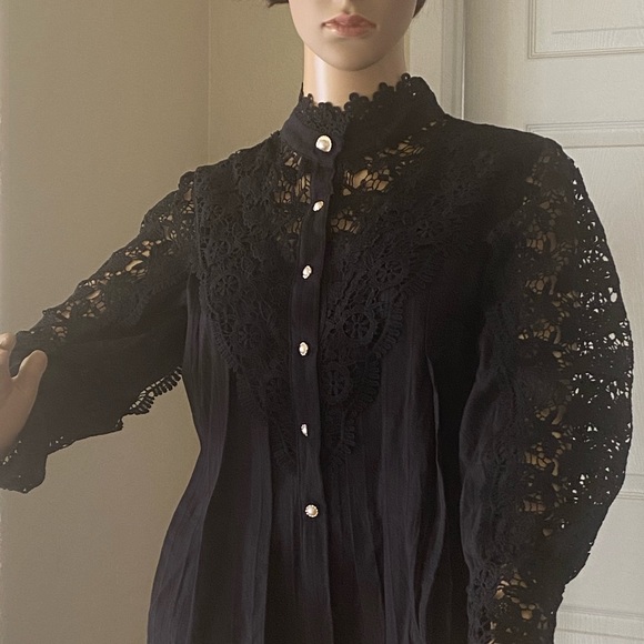 Lace floral neckline collar blouse , puff sleeve - Picture 3 of 5